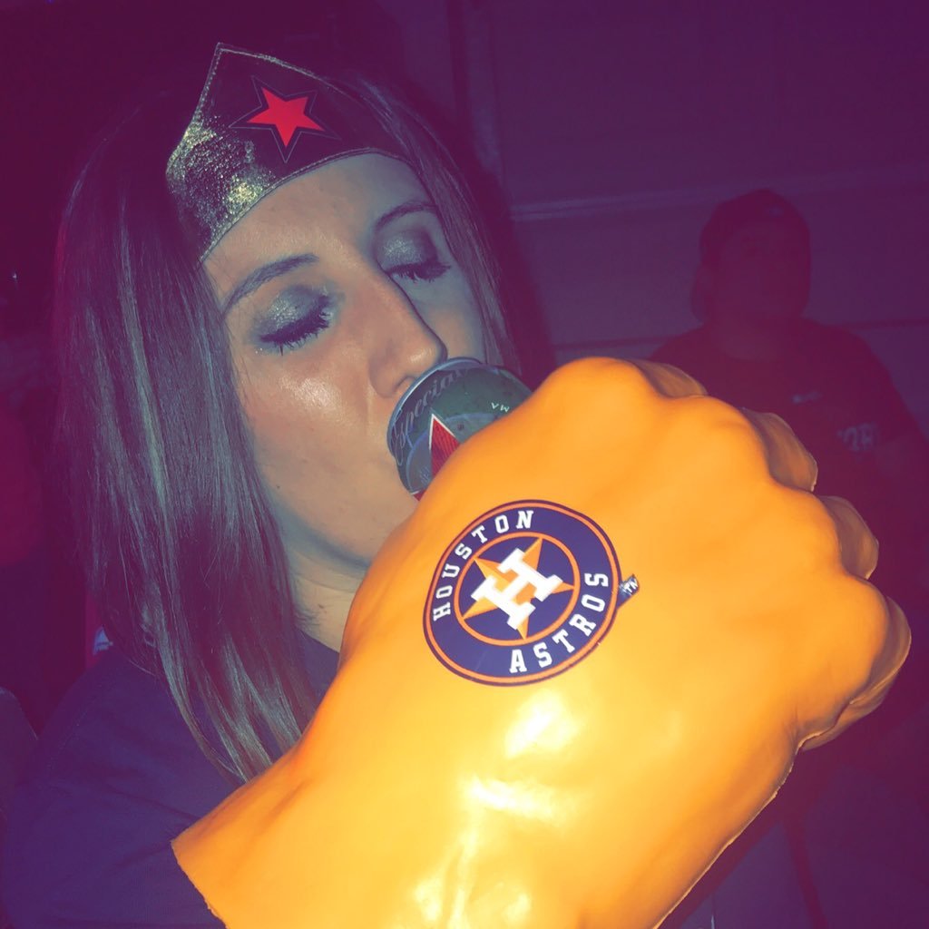 Wifed up dog mom turned boy Mom and fantasy football queen. Pediatric RN, UTHSC Class of 15’