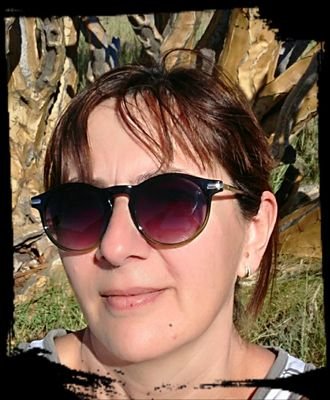 Elenage33's profile picture. 