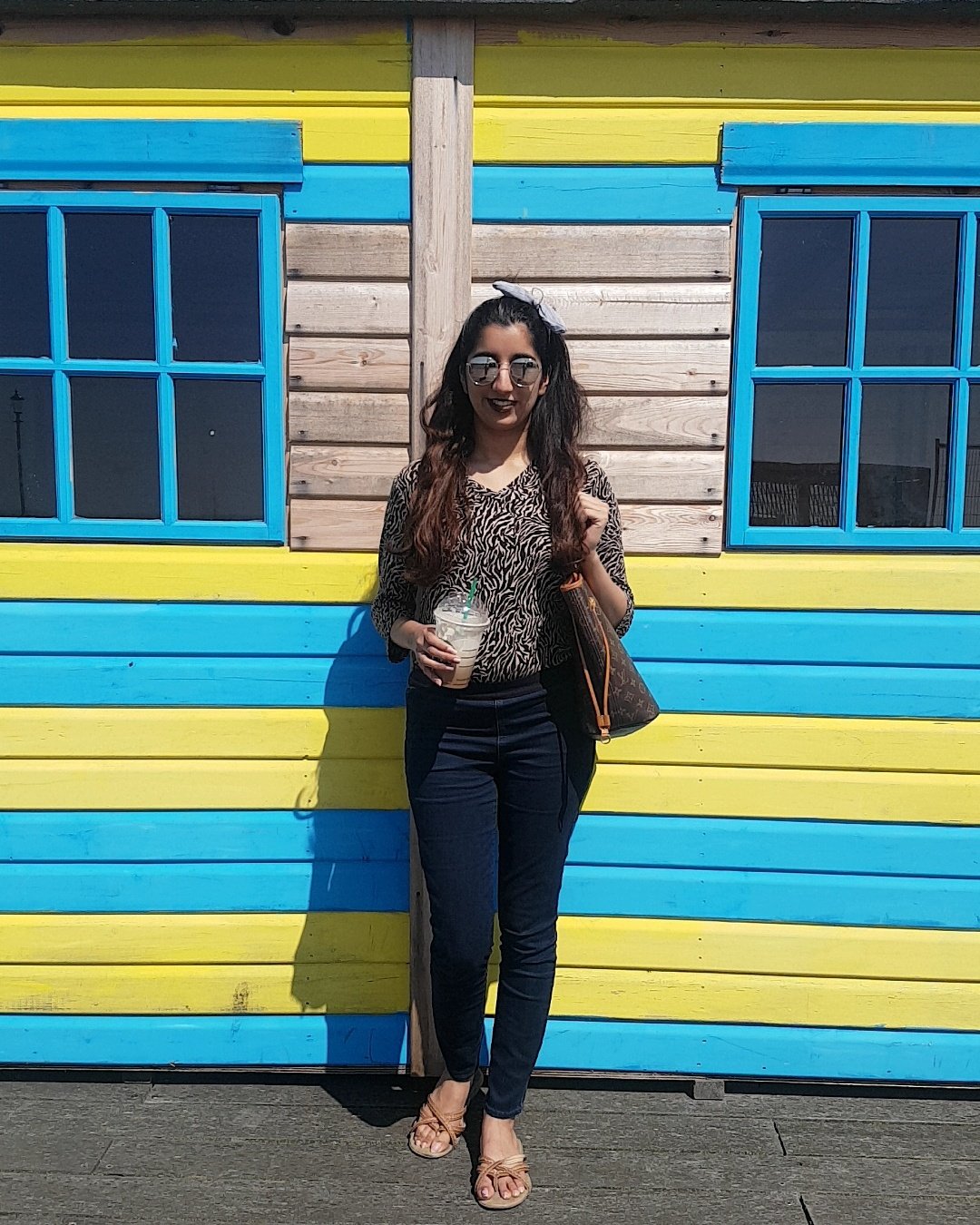 Generic bio jaise ki, Caffeine dependent life form, Wanderlust, Foodie