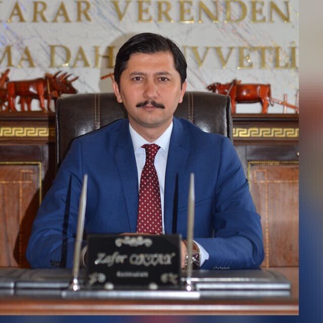 1982 - Ankara Üniversitesi SBF-GOP Üniversitesi Yönetim ve Organizasyon Yüksek Lisans- Dumlupınar Üniversitesi Kamu Yönetimi Doktora- Kırkağaç Kaymakamı