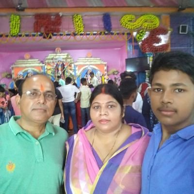 OmPraka03389600's profile picture. BUSINESSMAN