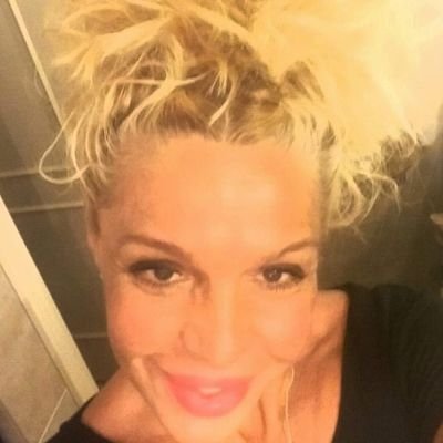 luzrmc's profile picture. Simpática, Alegre, Divertida, Positiva, Amante de los animales y Naturaleza, Moda, Lectura, Deporte, Ley de la Atracción. Vegana .... Mística y Espiritual ...