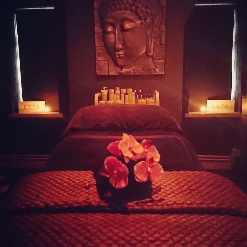 Enjoy traditional health and beauty therapies and innovate new treatments at our beautiful and friendly salon.