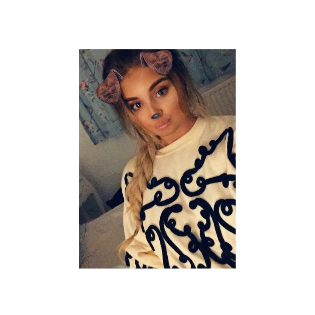 ellypinfold's profile picture. 