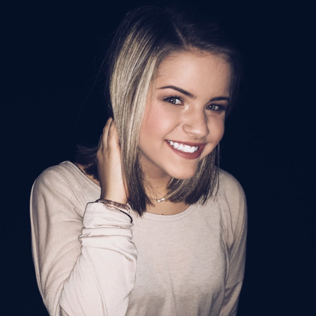 abbielynn211's profile picture. be yourself.