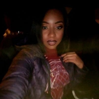 DoE_Eyed_Bella's profile picture. 