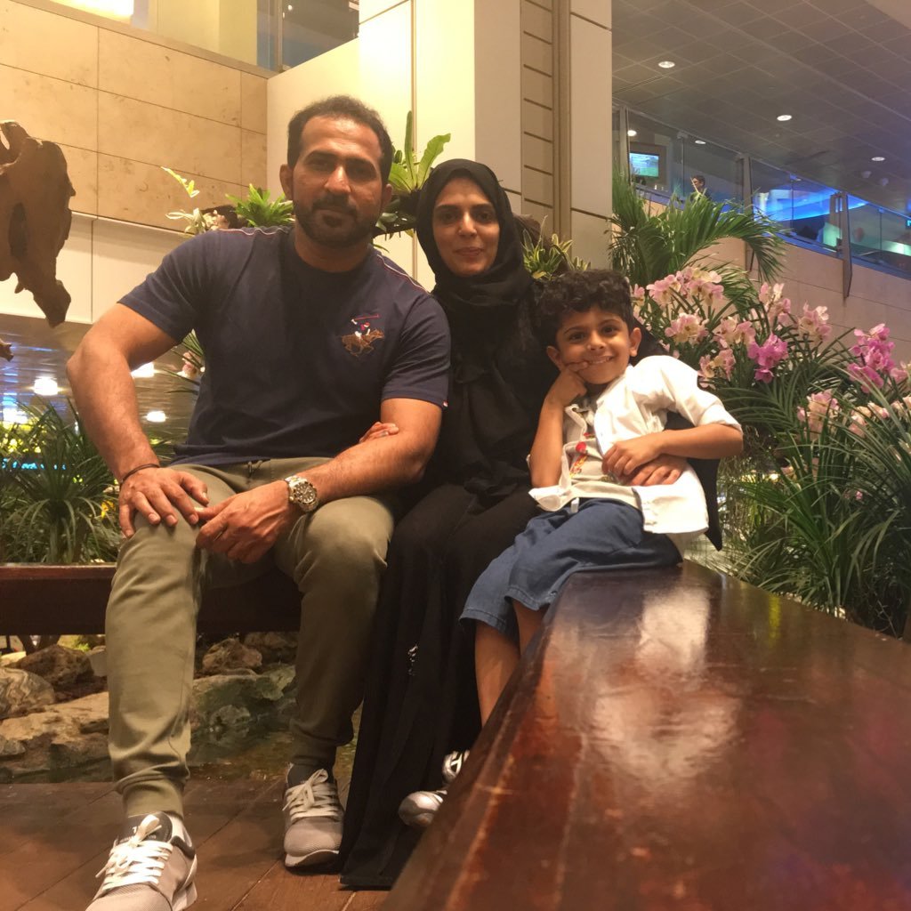 sara_basloom's profile picture. 