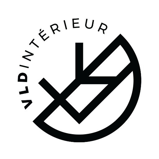 Designer d'intérieur passionnée par la création d'espaces audacieux.