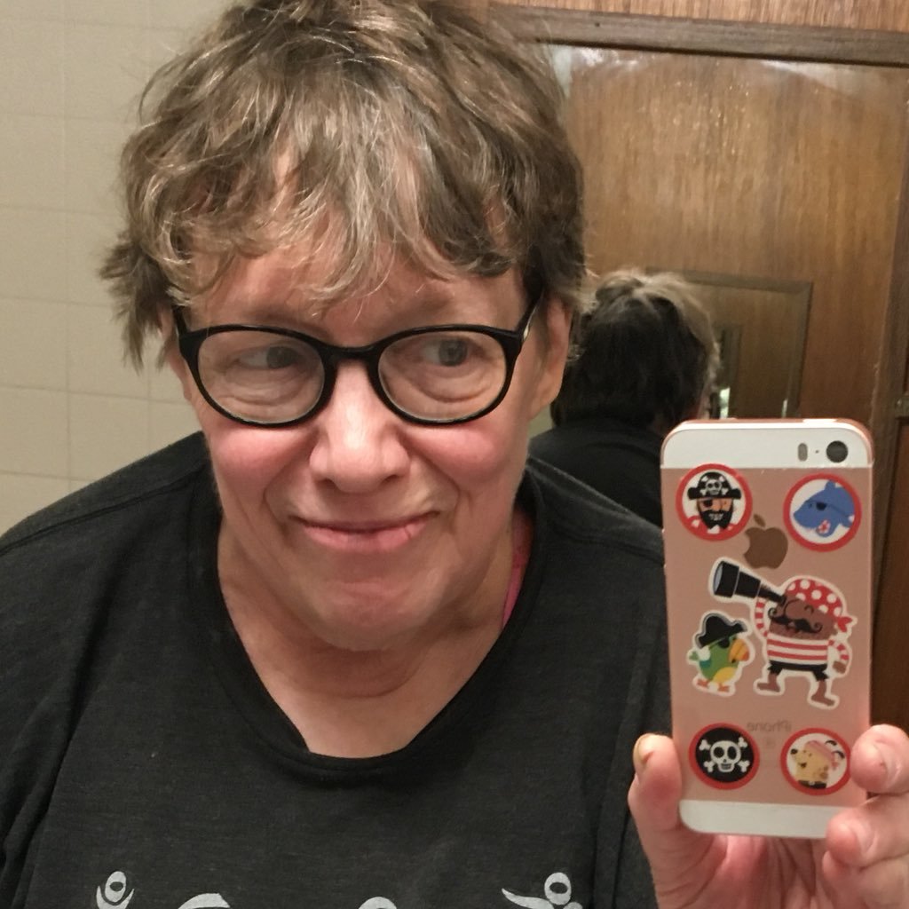 Girl nerd. Married; Anniversary: Halloween. Multiple myeloma. Direct Messages will be deleted unread, so don’t send them. ILBCNU