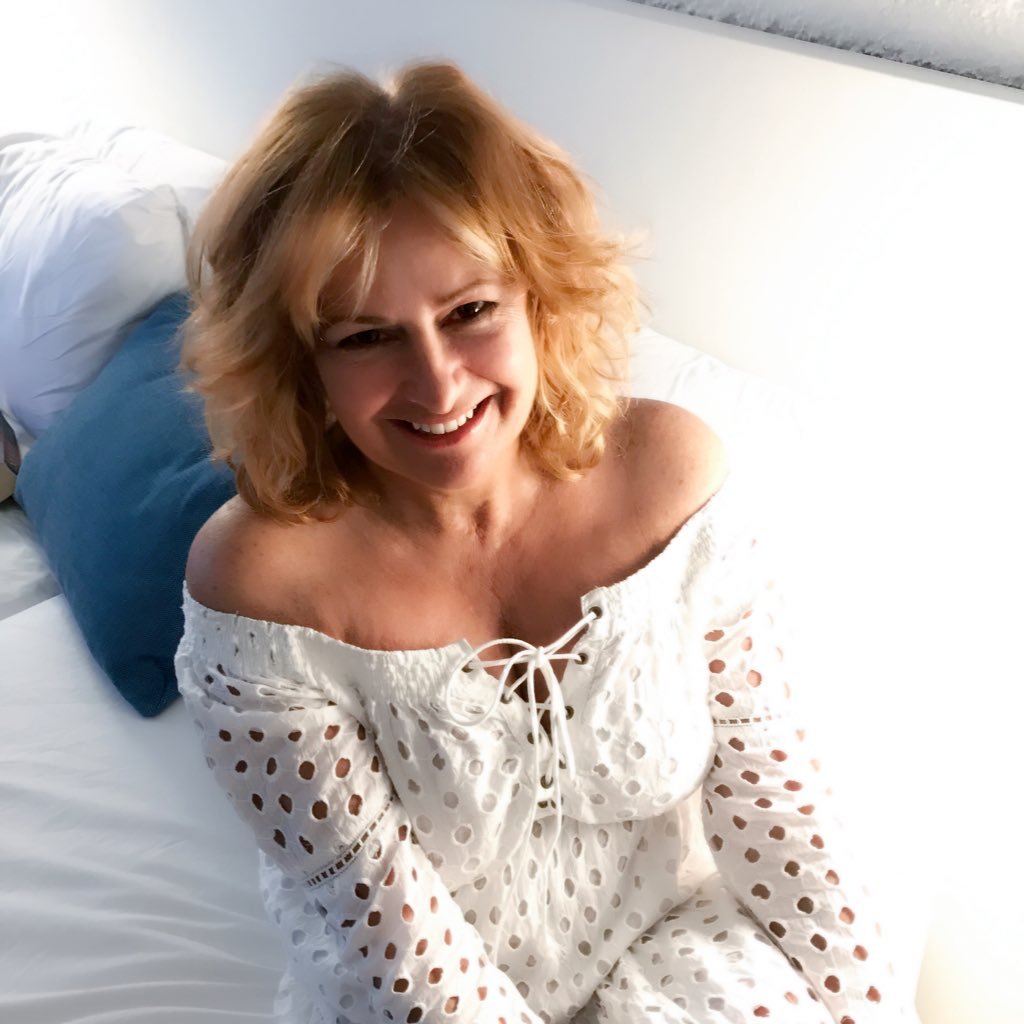 LauraKulik's profile picture. Owner of @TheHairBank22 , Manchester Session stylist