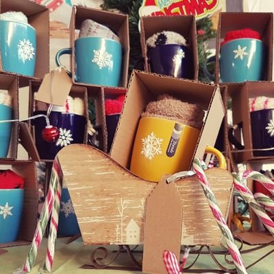 We are a team of five transition year students from Mayfield Community School hoping to build our empire on mugs and socks!🍵(enterprise education module)