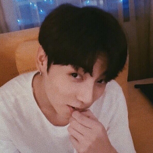 DiaryOfMeagan's profile picture. my sanctuary; where fears and lies melt away.