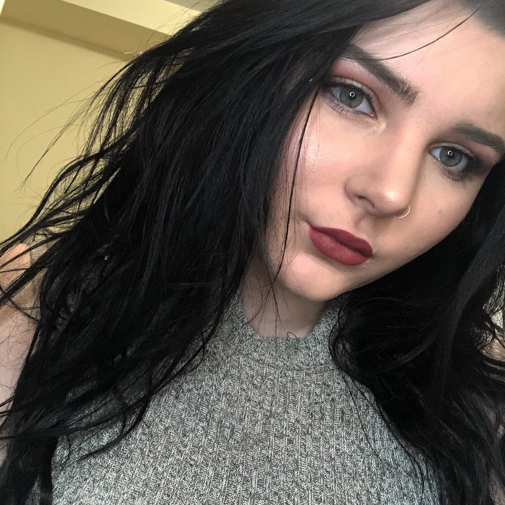 Be a Flower 🌹, MUA , 18 , Youtuber
