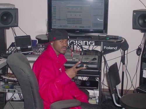 Tonefingaz's profile picture. Tone Fingaz on the Beats!!!!!!!!!!