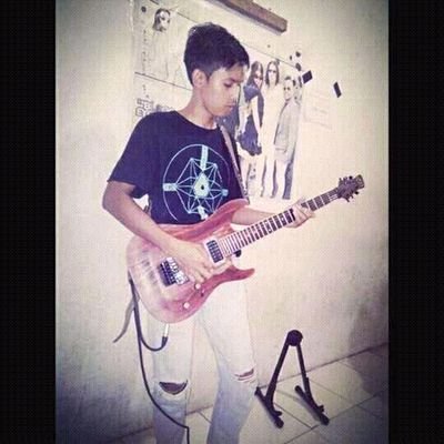 MohRifk42433663's profile picture. Seorang gitaris