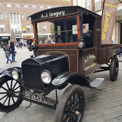 iphanxstore's profile picture. 