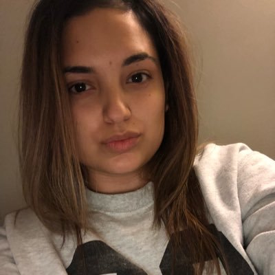 teach_spanglish's profile picture. Entrepreneur 👕 | Educator 🍎 | Encourager 💗
Art Influencer 🎨 & Mom of 3 (4 If you include hubby)