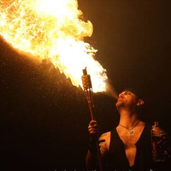 metalgirl606's profile picture. 🔥