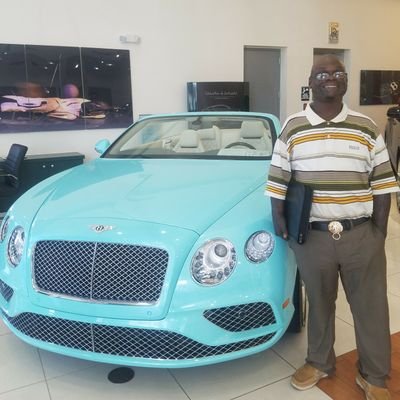 Helpfull100's profile picture. I specialize in getting unsecured 0% loans  for start-ups, business growth and house flippers.