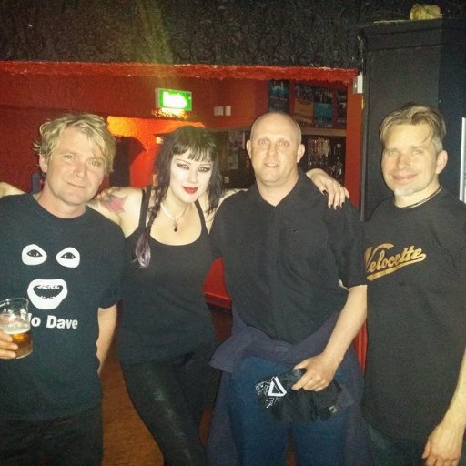 Live in Sheffield. Love music,HUGE Die So Fluid fan. Golf lover & all round sports fan.
