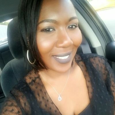 monieluv1181's profile picture. 