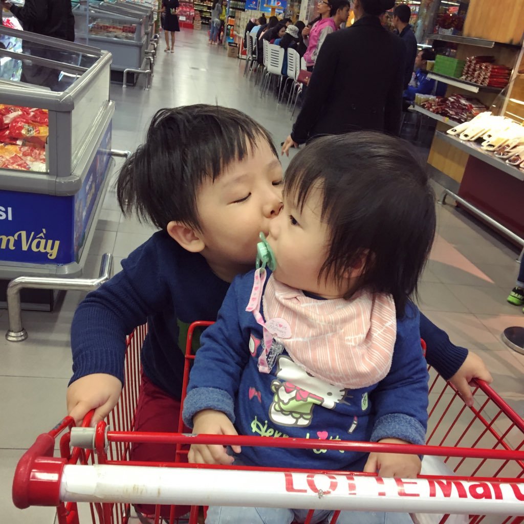 brownieandbow's profile picture. https://t.co/mzFJU53ob0 https://t.co/EtzZVQFuGF