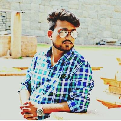 A simple मराठी guy!😎
With lots of passion for dreams! 🌌
Hand full of power💪, brain full of 💻 Science! #DigitalMarketer #SocialMediaGuy