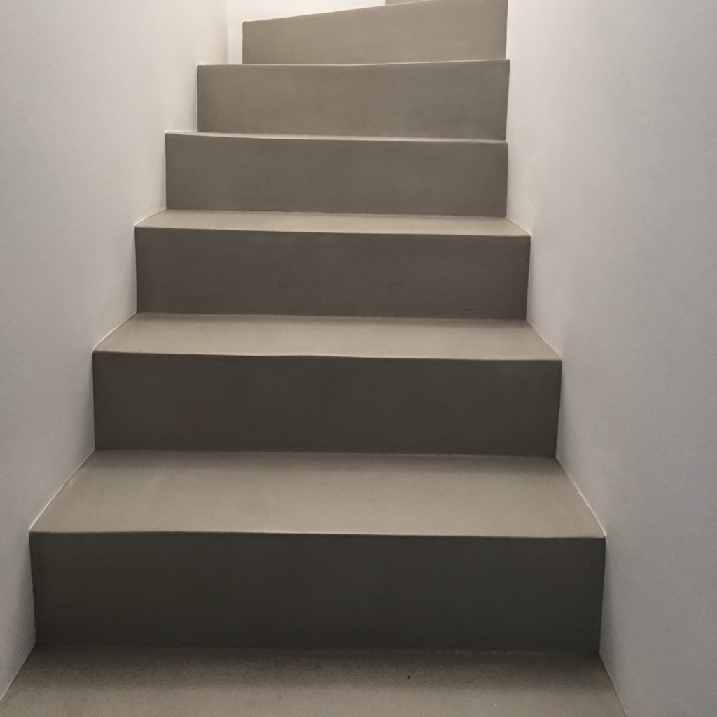 microcimentbcn's profile picture. Transformem els espais en emocions.