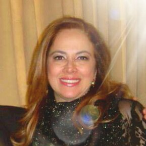 Cantora Brasileira Patrióta, Compositora e Interprete Versátil, Repertório Refinado e Voz Poderosa . BRASIL acima de Tudo e DEUS Acima de Todos !!