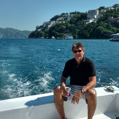 reljadue's profile picture. Odontólogo, Dentist.