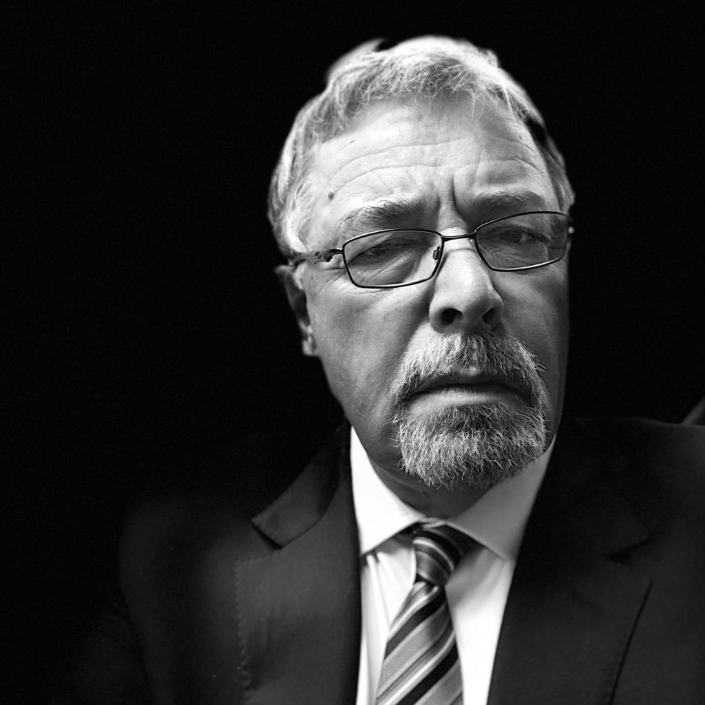 Criminal defence lawyer, enthusiastic golfer.