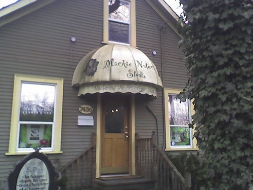 mackienaturals's profile picture. 