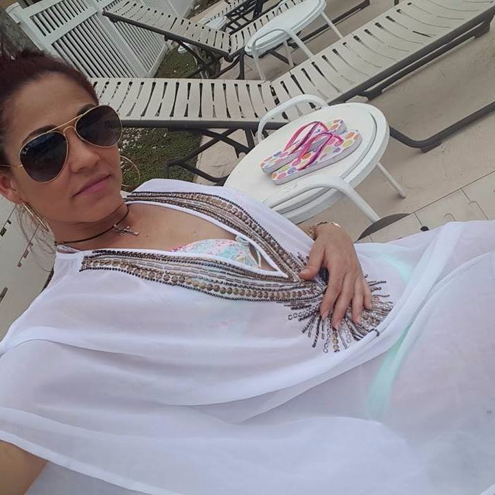 I am a opening mind person single with 2 lovely kids .. alice and alica ,