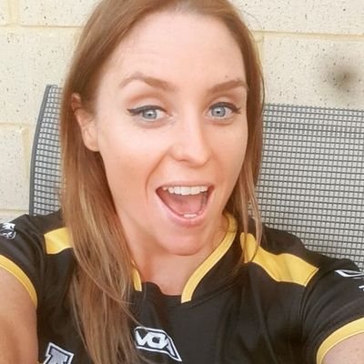 First pro female gamer in Australia and Corporate Bosslady. Official https://t.co/0WE1VV5giX partner