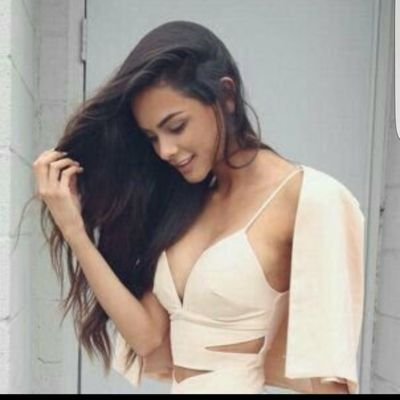 TereninaAlitto's profile picture. Journalist☆Venezuelan-Italian🇻🇪🇮🇹☆I love the cinema and theater☆Photography lover☆Pro-Animal☆I love my Husky[NO DM]