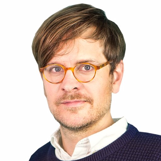 Chefredaktör på Haparandabladet
Skriver mediekolumner i SvD Kultur.