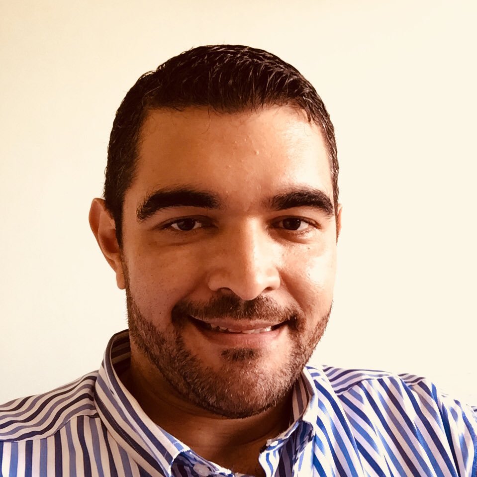 Profesional, Coach de Innovación Personal y Ejecutivo. Consultor de Negocios y Retail, Desarrollo de Estrategia e Innovación. Actitud Positiva 24/7.