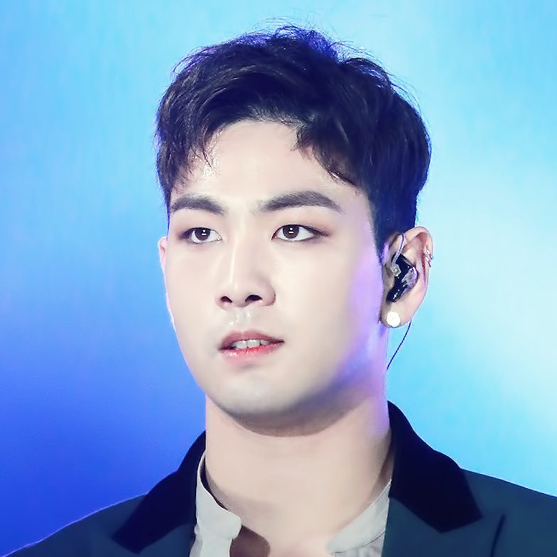 Formosus ; 잘생긴, 아름다운 / #뉴이스트 #뉴이스트W #백호 #BAEKHO #강동호 / 업로드되는 모든 자료는 로고 크롭을 포함한 2차 가공 및 상업적 이용을 금지합니다. 문의는 DM 주세요! / DATA = ❤️