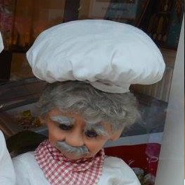 niniobiem's profile picture. Mi biografía la escribirá alguien cuando yo muera, hasta entonces esperen.