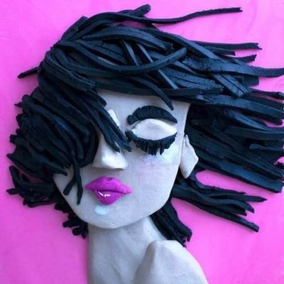 Vir_Rodel's profile picture. La hija de mi madre, la nieta de mi abuela! 
Curiosa, muy curiosa!