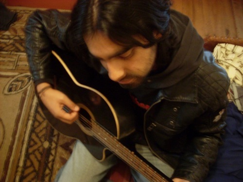 Albo, Guitarrista Banda SinNiuno, Constructor Civil, Diseñador Gráfico, feliz padre de Rafaella y Joaquín... 🌳🌳🌳