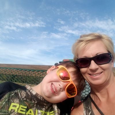 stumprock's profile picture. Director at Paparazzi Accessories.  
I love selling $5.00 jewelry and seeing the joy it brings to my customers at an affordable price.