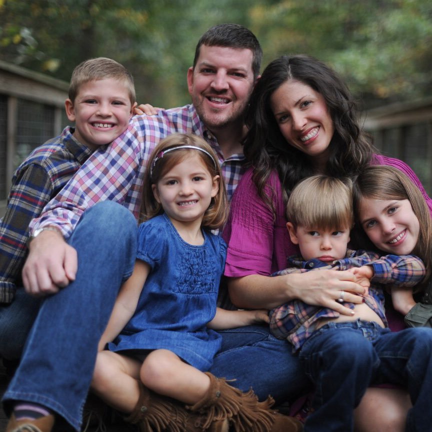 Husband, father of 4, I love all things Dawgs, golf, and helping small businesses thrive.