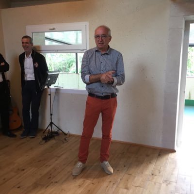 Retraite ( ancien salarié du Crédit Agricole Pyrenees Gascogne)Marie 2 enfants ancien élus conseiller municipal sur la commune de Lons et résidant à Pau 64