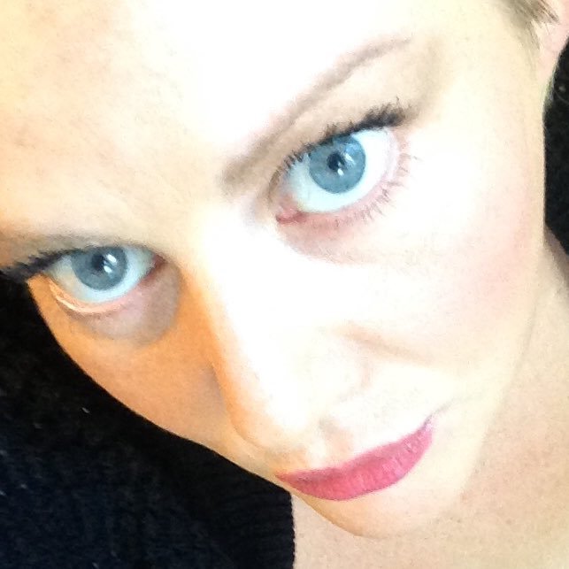 MannyJo1's profile picture. IAmMe.I LOVE what I love&hate the rest.I❤️makeup,music,macarons&MyBoys.Don't be fake be you. Don't conform it's unbecoming.✌🏻️❤️💄🎶