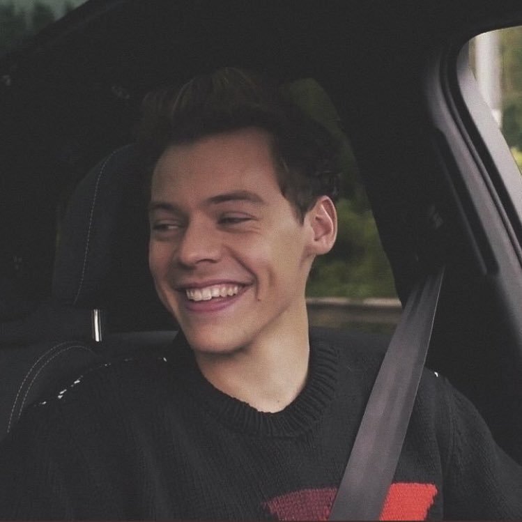 hello, i gave you a free follow, can you please follow my new account @helpfulharry? ask for a follow back !!