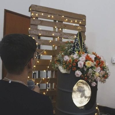 - estudante
- 17 anos
- católico apostólico romano tentando amar a Jesus 😇 e Maria👩em todos os dias
- youtubs