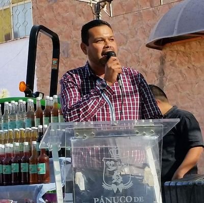 Jefe del Distrito 03 de la Sagarpa Delegación Durango. Orgullosamente padre de familia.