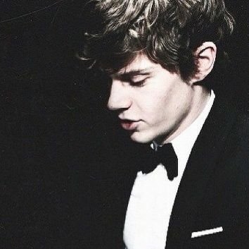 Depressixnist's profile picture. ''I'm fine.'' | High-functioning depressive. | Of Oizys. | PJO OC.