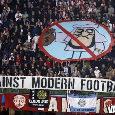 against modern football,tegen kunstgras.voetbal is voor de supporters.AFCA.zeg nooit: nooit